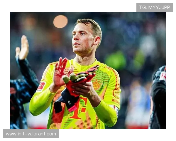 诺伊尔复出在即积极参与拜仁合练展现老将坚韧与球队新活力 诺伊尔复出在即积极参与拜仁合练展现老将坚韧与球队新活力